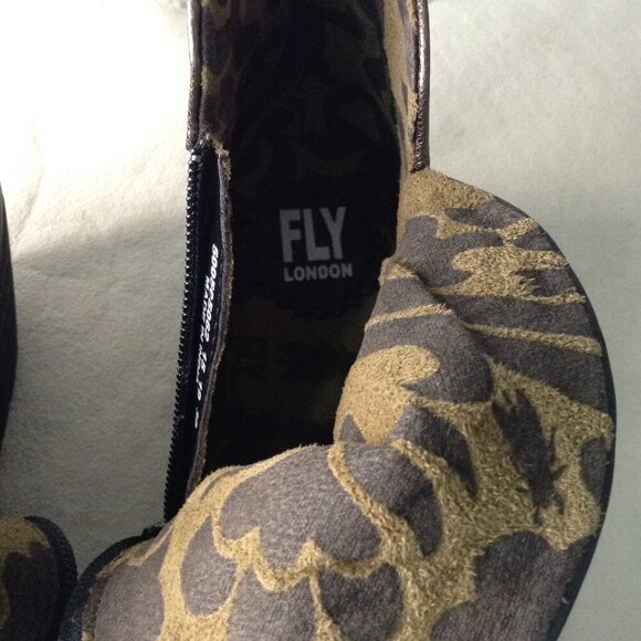 Fly London Silver/Black Platform Ankle Boots, Trending, Goth, Steampunk, "8.5" - Picture 8 of 8